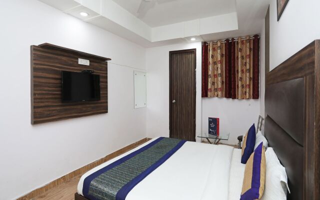 OYO 10795 Hotel RS Residency