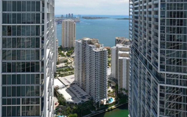 Luxury 1 BR Higher Penthouse Icon Brickell