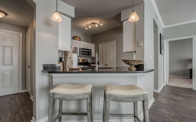 Modern Uptown Dallas Stay by Amyfinehouse