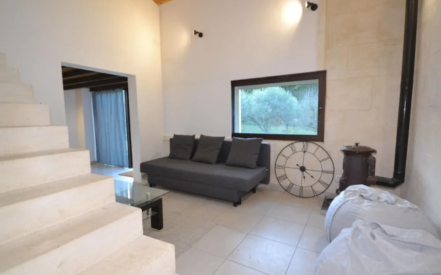 Villa With Swimming Pool Within the Luberon