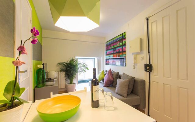 Contemporary by Apartments Alfama