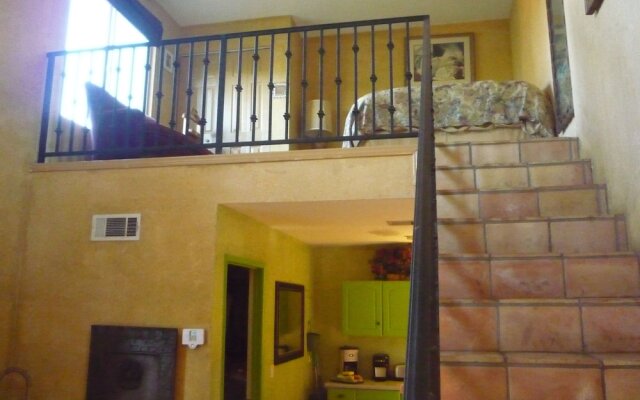 Woodland Hills Calabasas Guesthouses