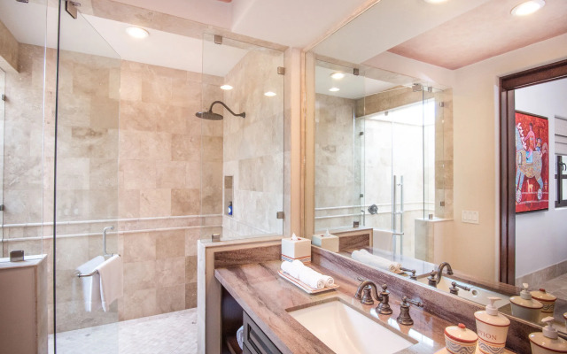 Condo DRC310 by Diamante