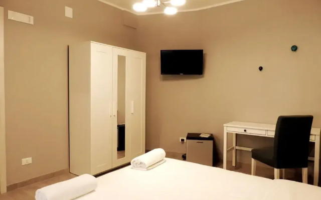 Pretty Tiburtina Room
