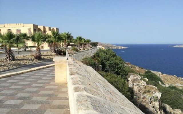 Harbour Views Gozitan Villa + Shared Pool