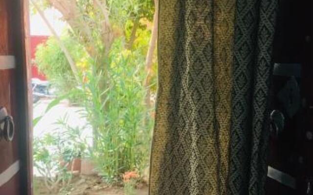 saffron guest house & hostel