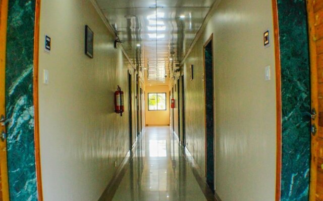 OYO 13328 Rainwood Residency