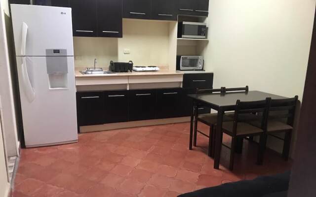 Lomas Apartments & Private Rooms