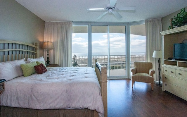 Crb1015 4 Bedroom Condo