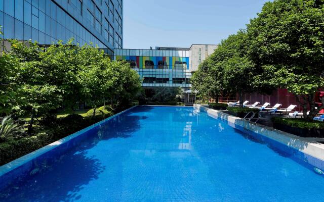 Grand Mercure Shanghai Century Park Hotel