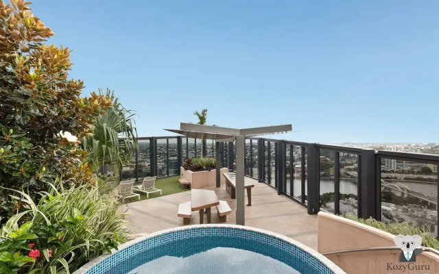 South Brisbane 2 Bedrooms Apartment with Free Parking by KozyGuru