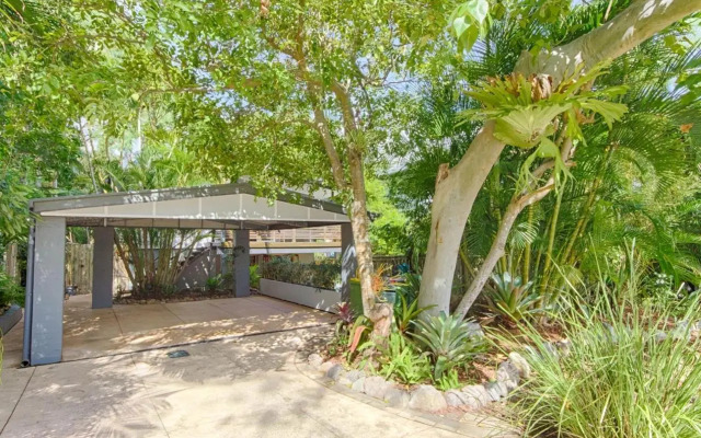 Sunshine Beach House 14 Depper Street