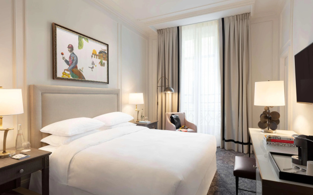 du Louvre, in The Unbound Collection by Hyatt