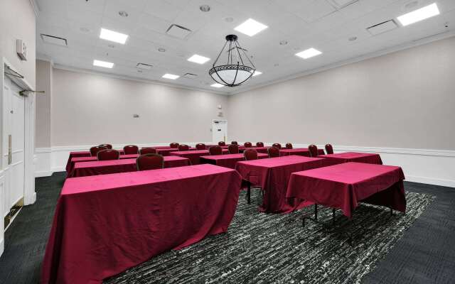 Ramada by Wyndham Jacksonville I-95 by Butler Blvd