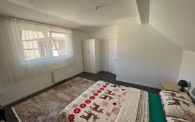 Maison neuve chaleureuse pour 1 à 4 personnes