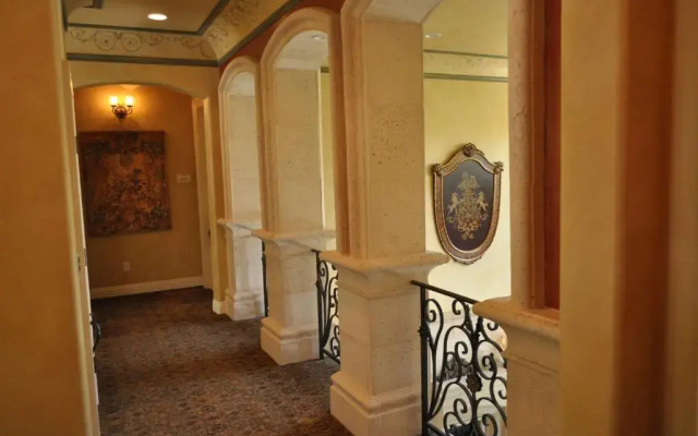 Villa Arden Hills
