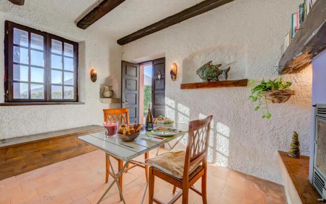 Cosy Nest - Terrace & Parking Private