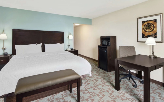 Hampton Inn & Suites Savannah-Airport