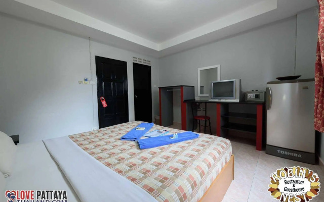 Robin’s Nest Guesthouse & Restaurant