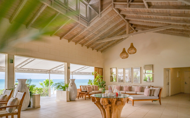 Blue Waters Resort & Spa