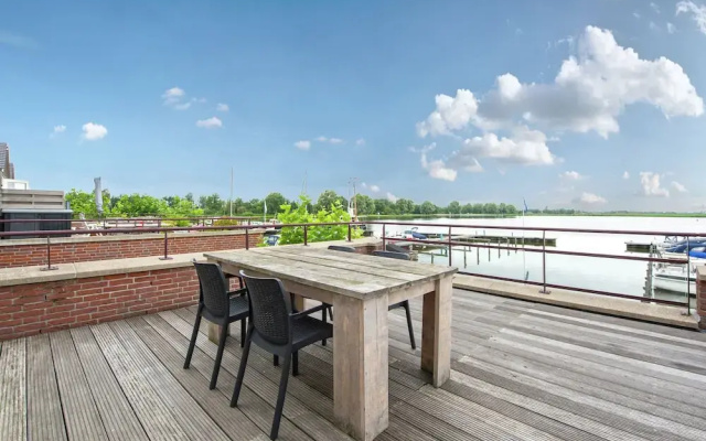 Tidy Apartment with Dishwasher near Amsterdam