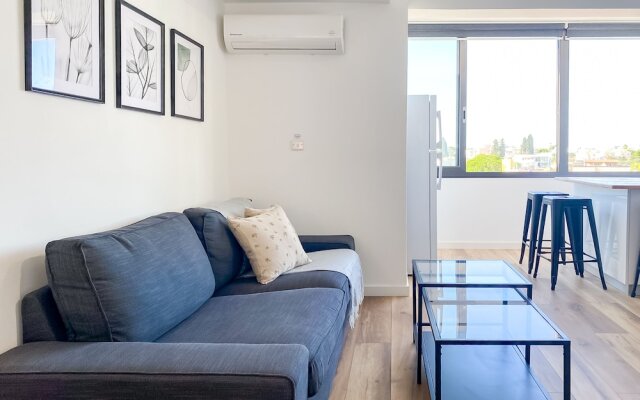 Phaedrus Living: Ourania City Heights Flat