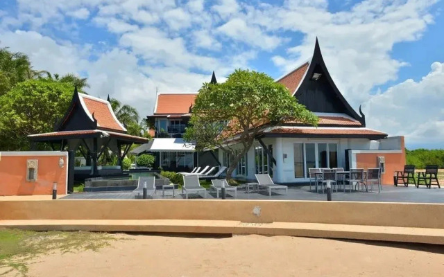 Luxury 5 Stars Beach Villa 6 Beds