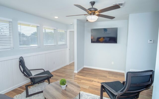Magnificent Large Home Near Downtown