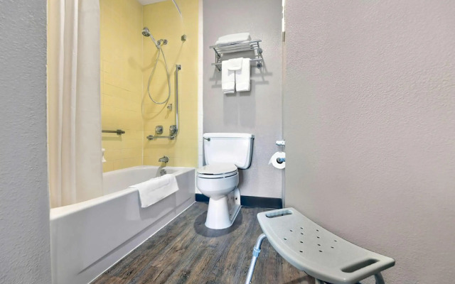 Howard Johnson Inn Cedar Rapids