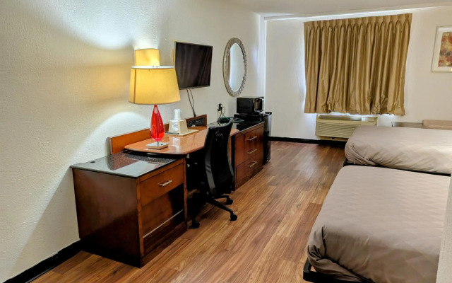 Travelodge by Wyndham Forsyth