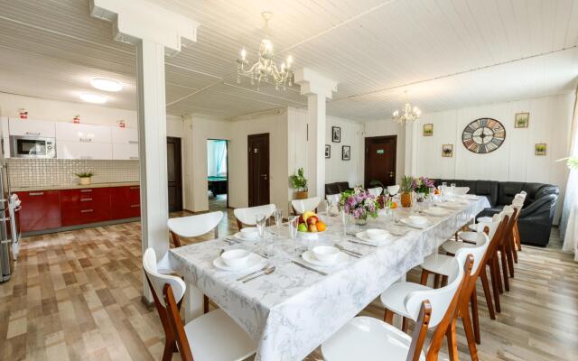 Праздничный Дом