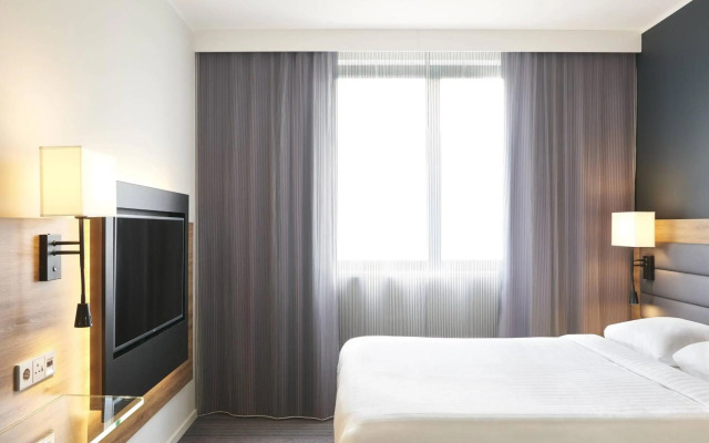 Moxy Aberdeen Airport