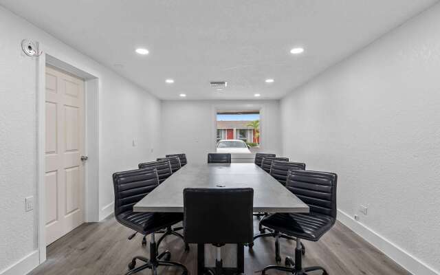Super 8 by Wyndham Kissimmee-Orlando