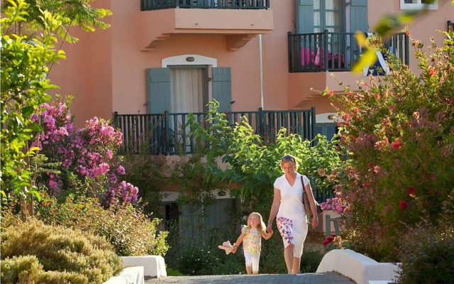 Elios Hill - Sun Kissed Happiness Hotel