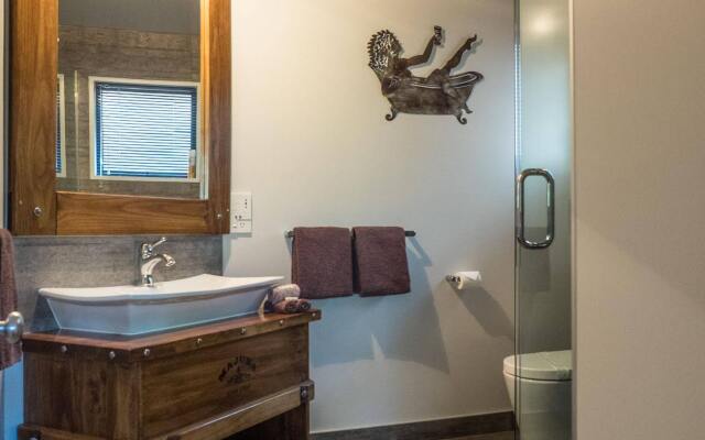8 on Oregon Boutique Lodge