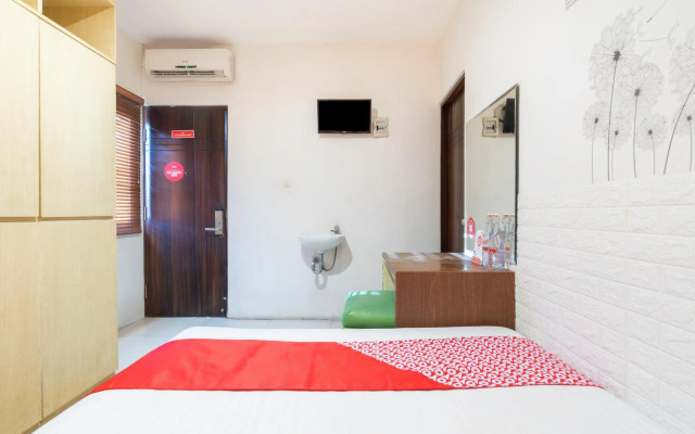 OYO Flagship 3869 Metro House Sub