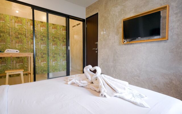 Urbanview Hotel Syariah De Umbrella Ciputat