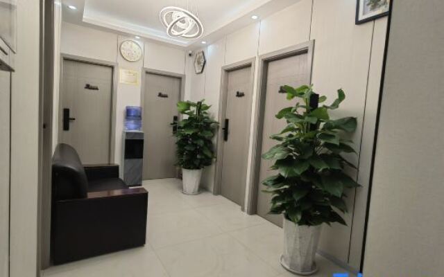 Yayun Homestay (North Square of Kunming Railway Station)