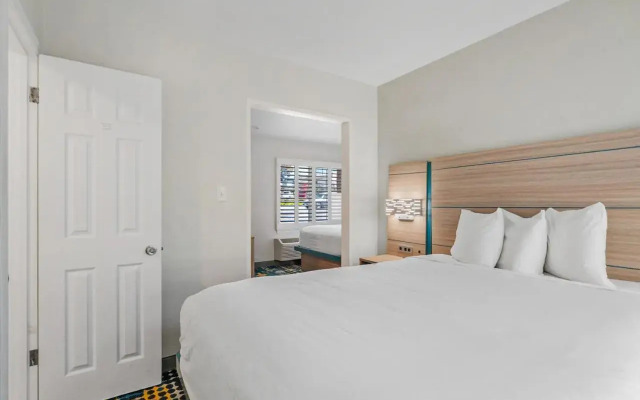 Pacific Shores Inn