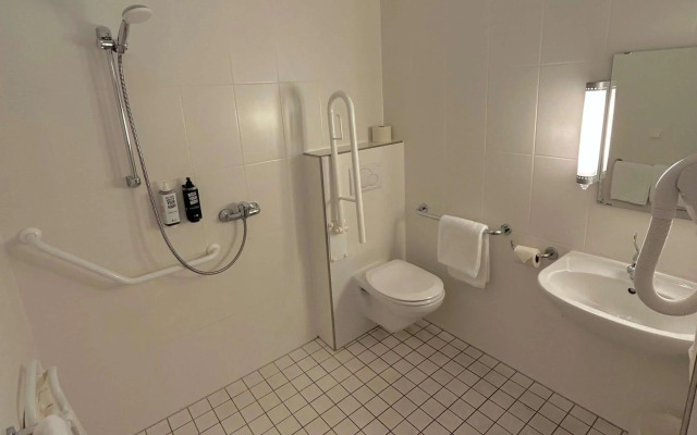 ibis Esch Belval