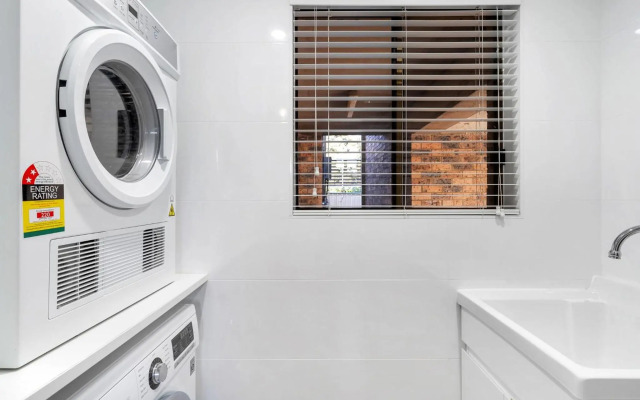 Bay Swell in the Heart of Huskisson