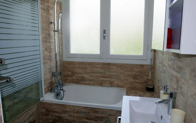 Holiday Home in Lampaul-plouarzel Nearby sea