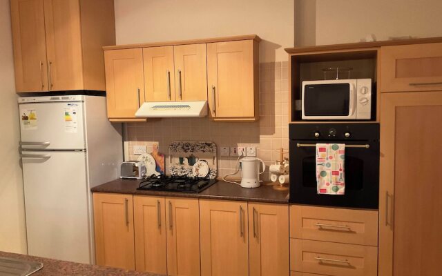 Fabulous 2 Bed Apartment in Safakoy Cyprus