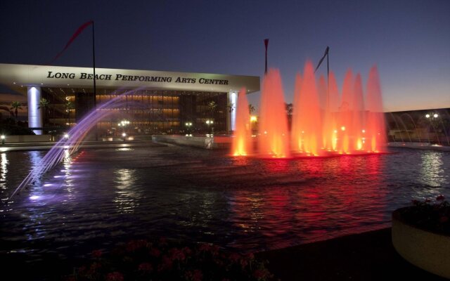 Holiday Inn Long Beach Airport Hotel and Conference Center, an IHG Hotel