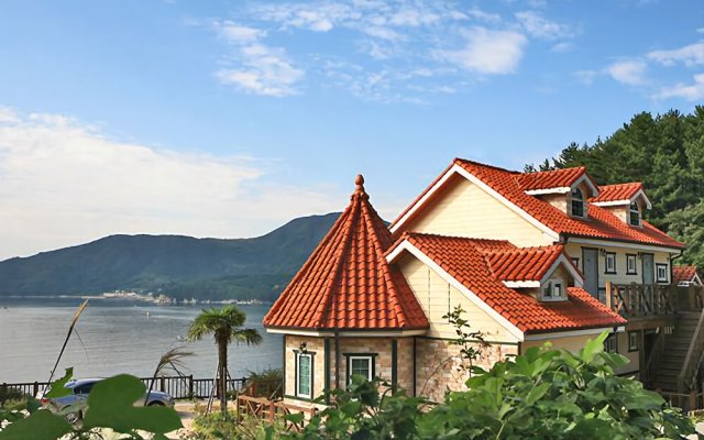 Geoje Ocean Palace Pension