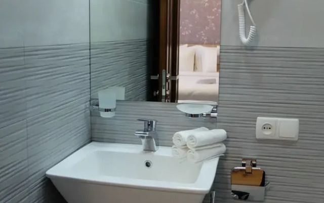 Hotel ATLANTIS near Airport
