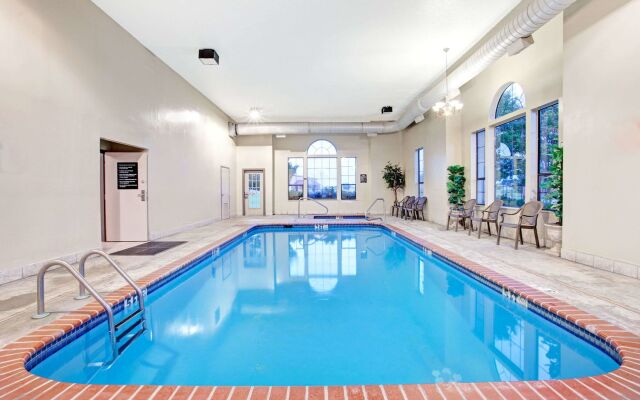 Super 8 Olive Branch