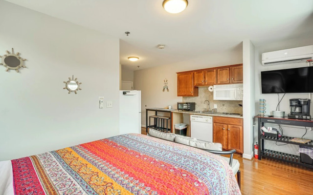 Smith Mountain Lake Condo w/ Pool Access