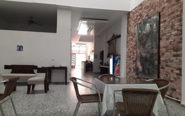 Hotel El Flor Amarillo