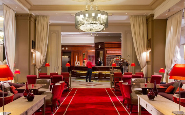 Hotel California Champs Elysees